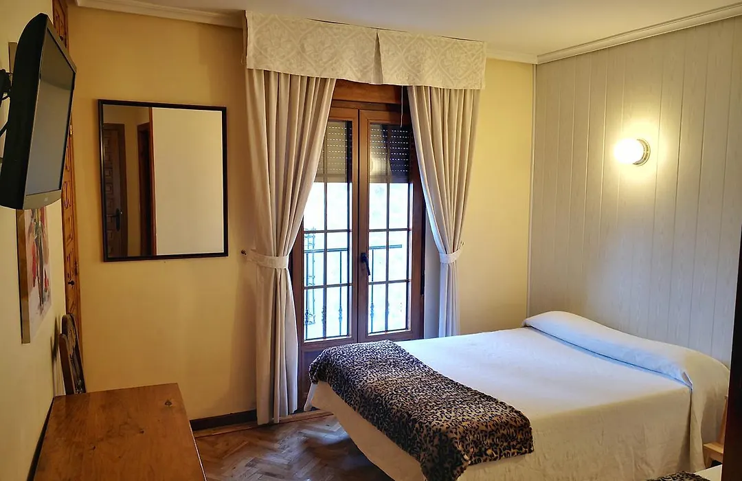 Hostal Alcántara-1